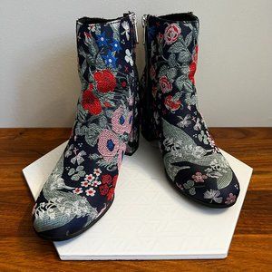 Embroidered Ankle Boots, Size 7.5, Boho Floral Vintage Boots,  Office Chic Boots